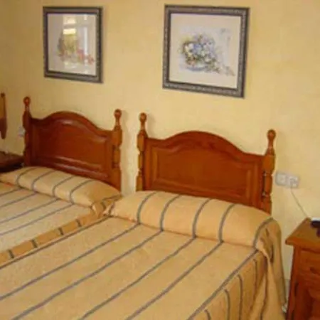 Arcos De Montemar 3* טורמולינוס