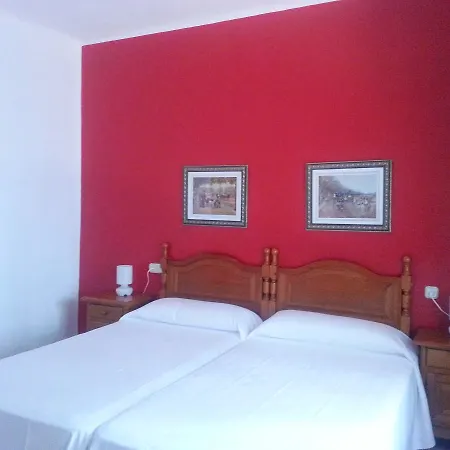 מלון Arcos De Montemar 3*
